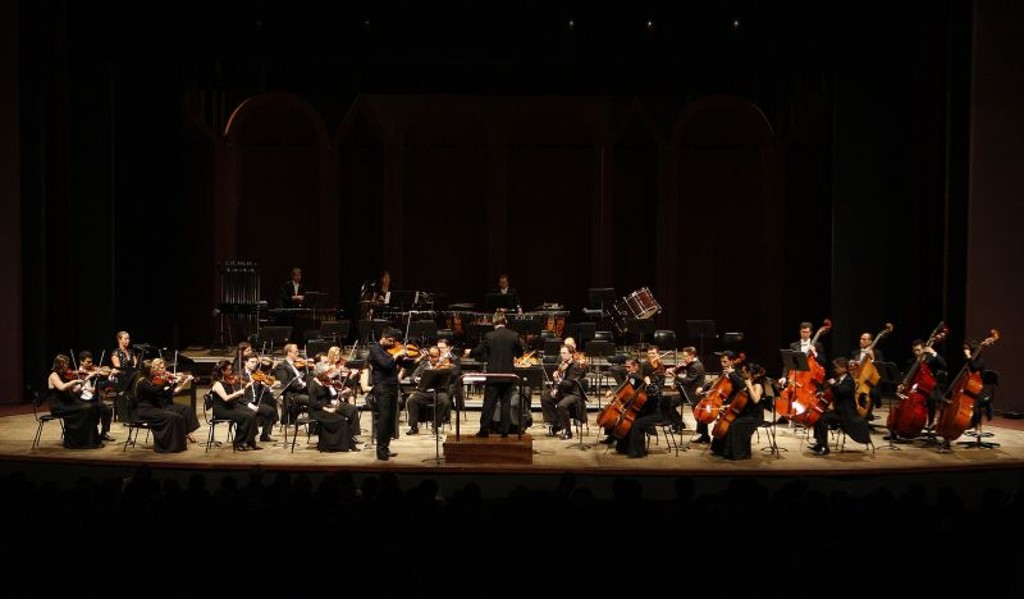 Orquestra Sinfônica faz concerto de aniversário com frilas