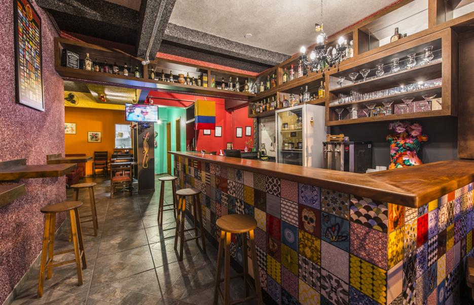 Avenida Manoel Ribas seis lugares para comer e se divertir por lá