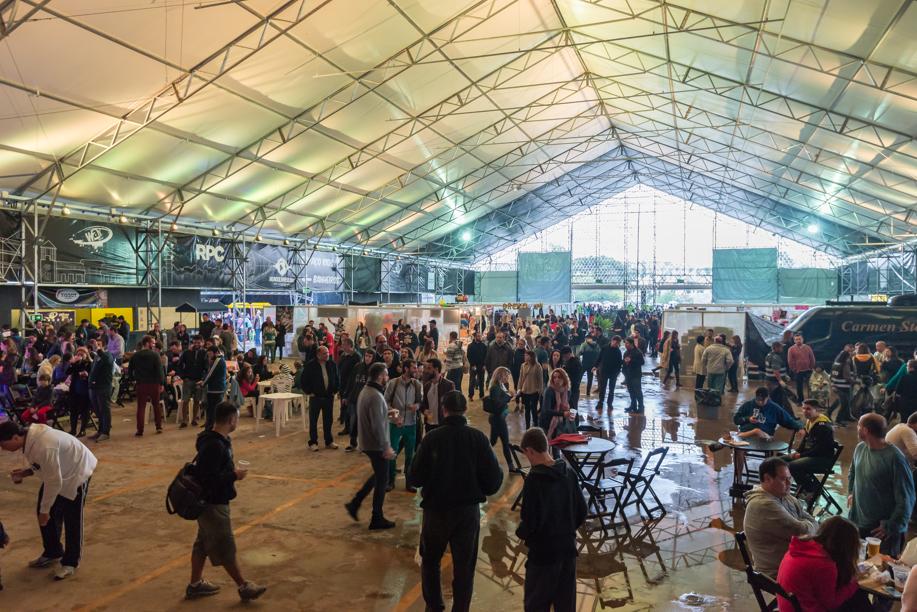 Curitiba Eats and Beats terá sete horas de shows na Quadra Gastrô neste sábado