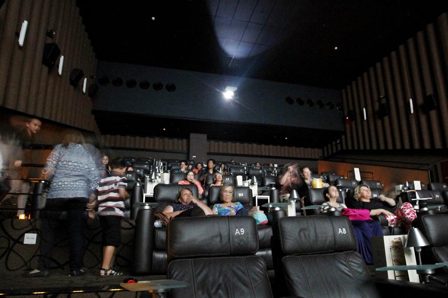 No Guia Gazeta do Povo você confere toda a programação de cinema e sabe onde tem desconto