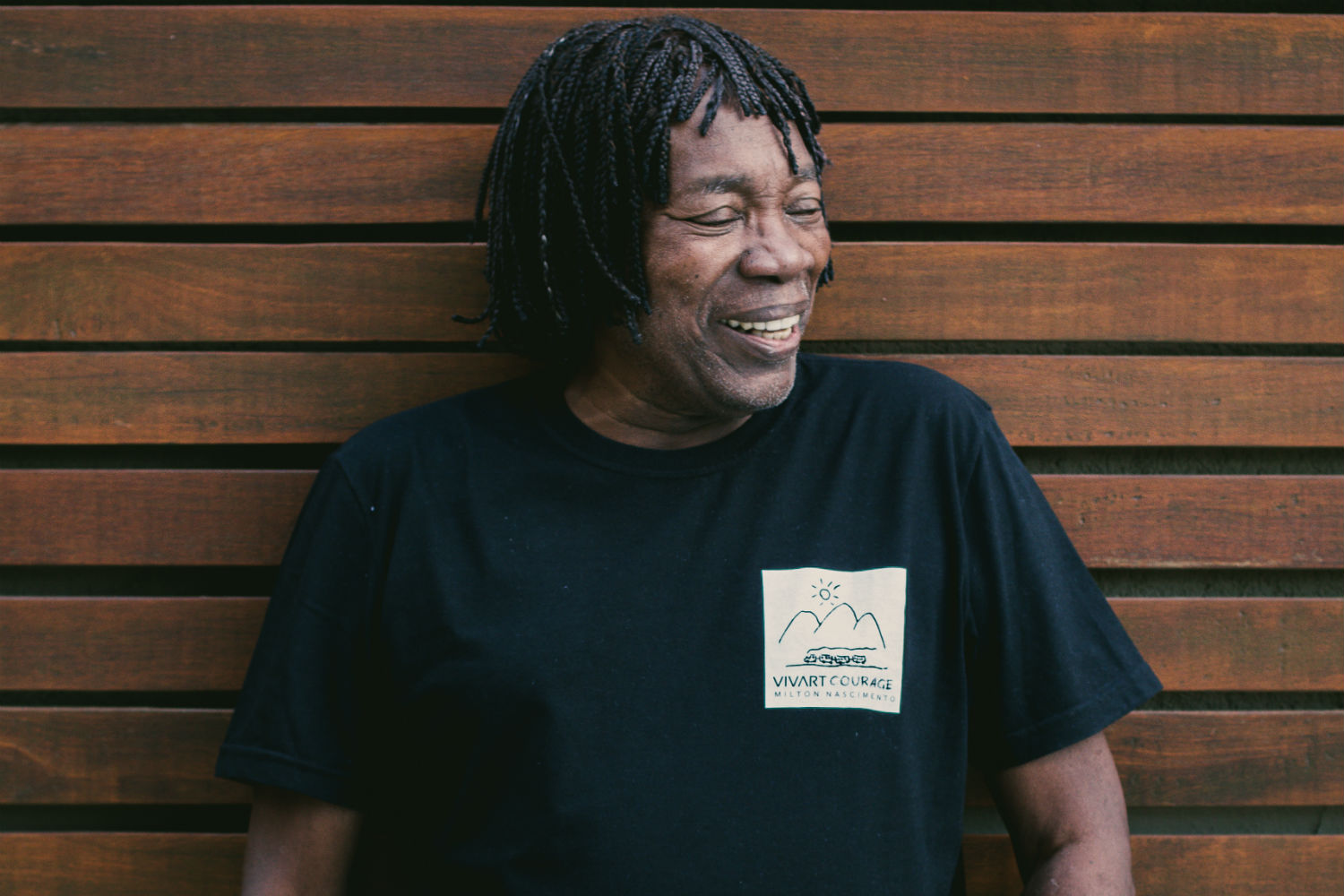Milton Nascimento traz show Semente da Terra para Curitiba neste sábado