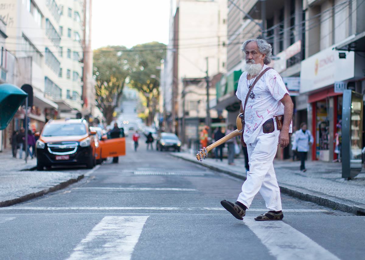 Plá lança seu 60.º disco em show e fala sobre a carreira e filosofia de vida