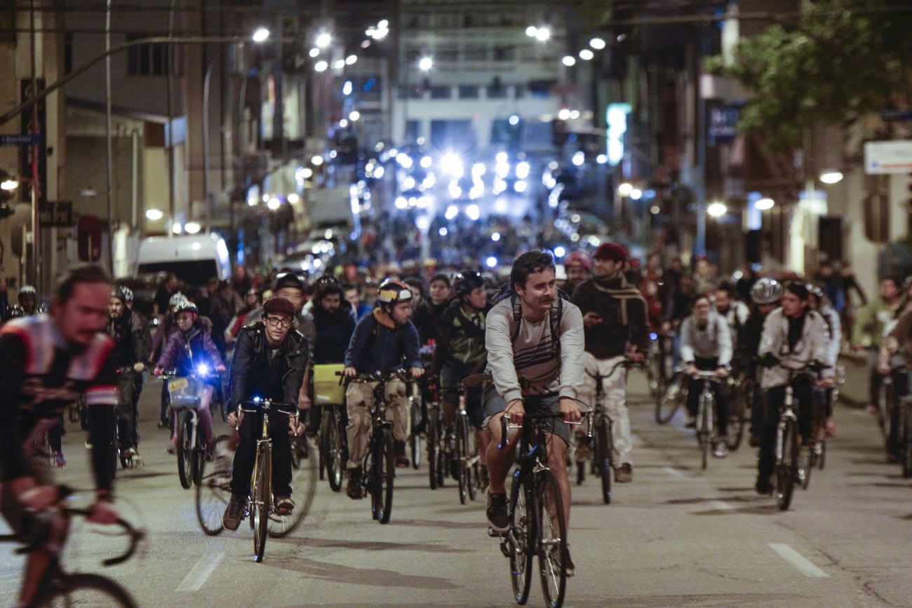 Bicicletada: toda última sexta-feira do mês reúne ciclistas em Curitiba