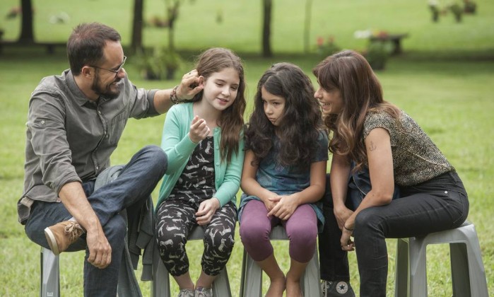 Filme Como Nossos Pais aborda ponto de vista feminino sobre família e rotina