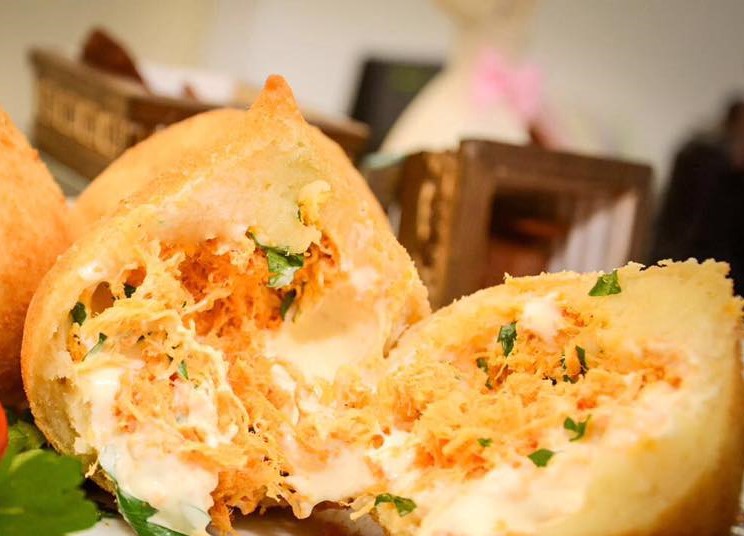 Risco de chuva ácida em Curitiba adia Festival da Coxinha