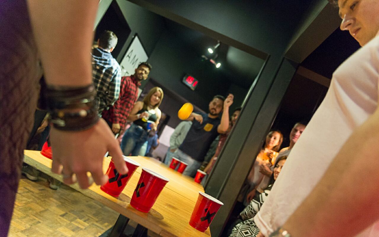 1º Campeonato de Beer Pong lota bar de Curitiba
