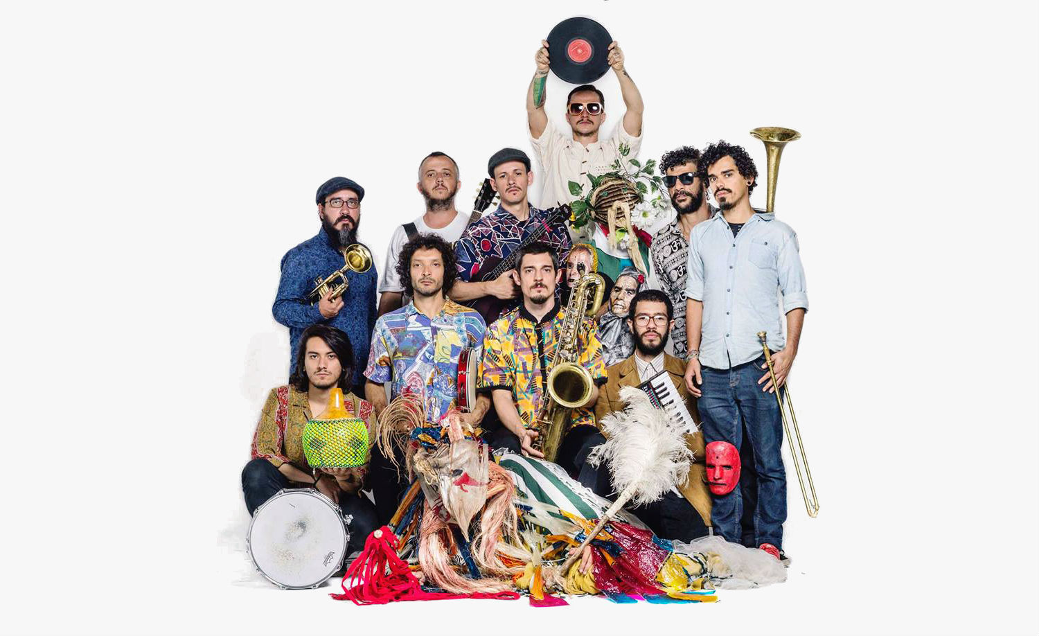 Nômade Orquestra vem a Curitiba apresentar novo disco