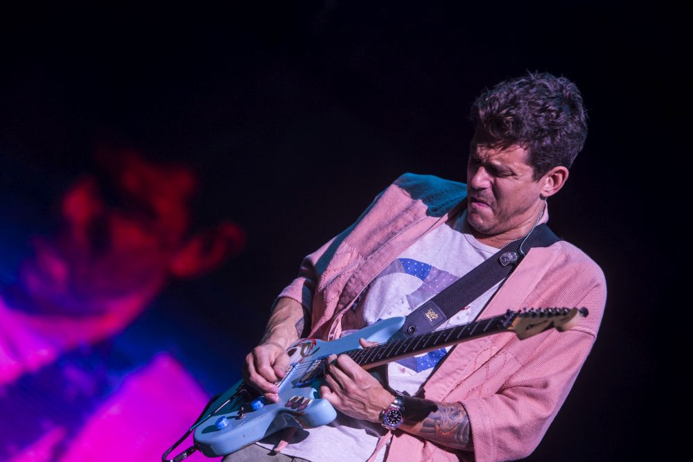 John Mayer mostra que é um músico completo, mas não lota a Pedreira