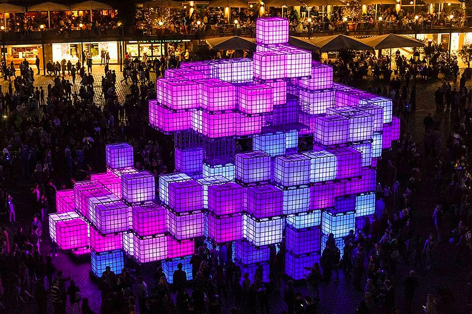 Festa eletrônica em Curitiba terá cubos de água que reagem à música