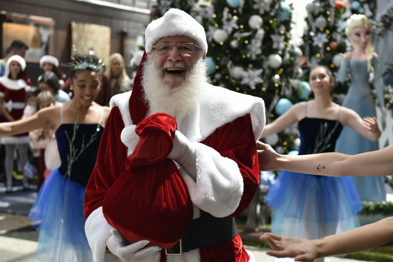 Veja como é o Natal congelante da Frozen em Curitiba