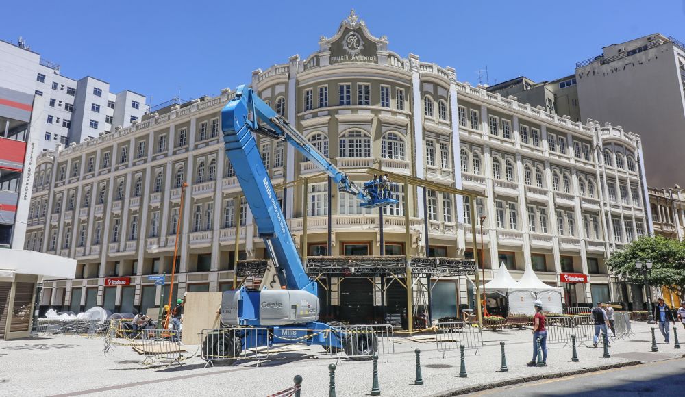 Natal do Palácio Avenida é inspirado em Mary Poppins e Harry Potter