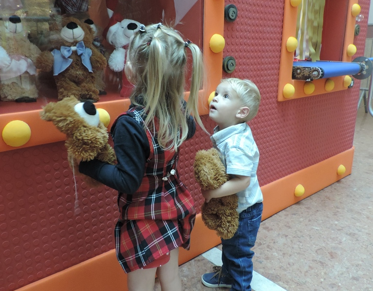 Crianças podem criar seu próprio urso (e doar um igual!) em ação de Natal