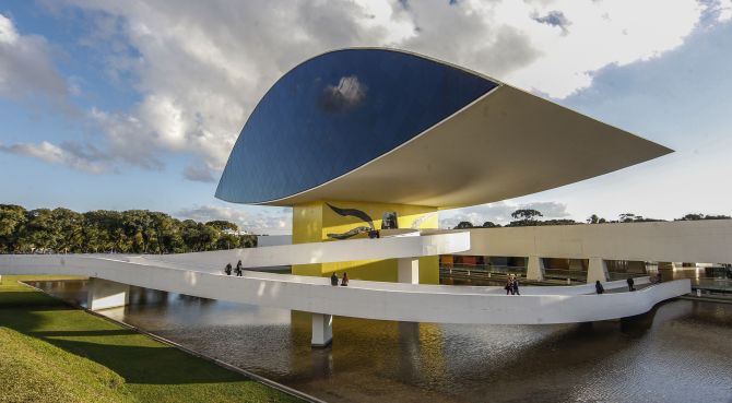 Quanto custa a entrada no Museu Oscar Niemeyer em Curitiba?