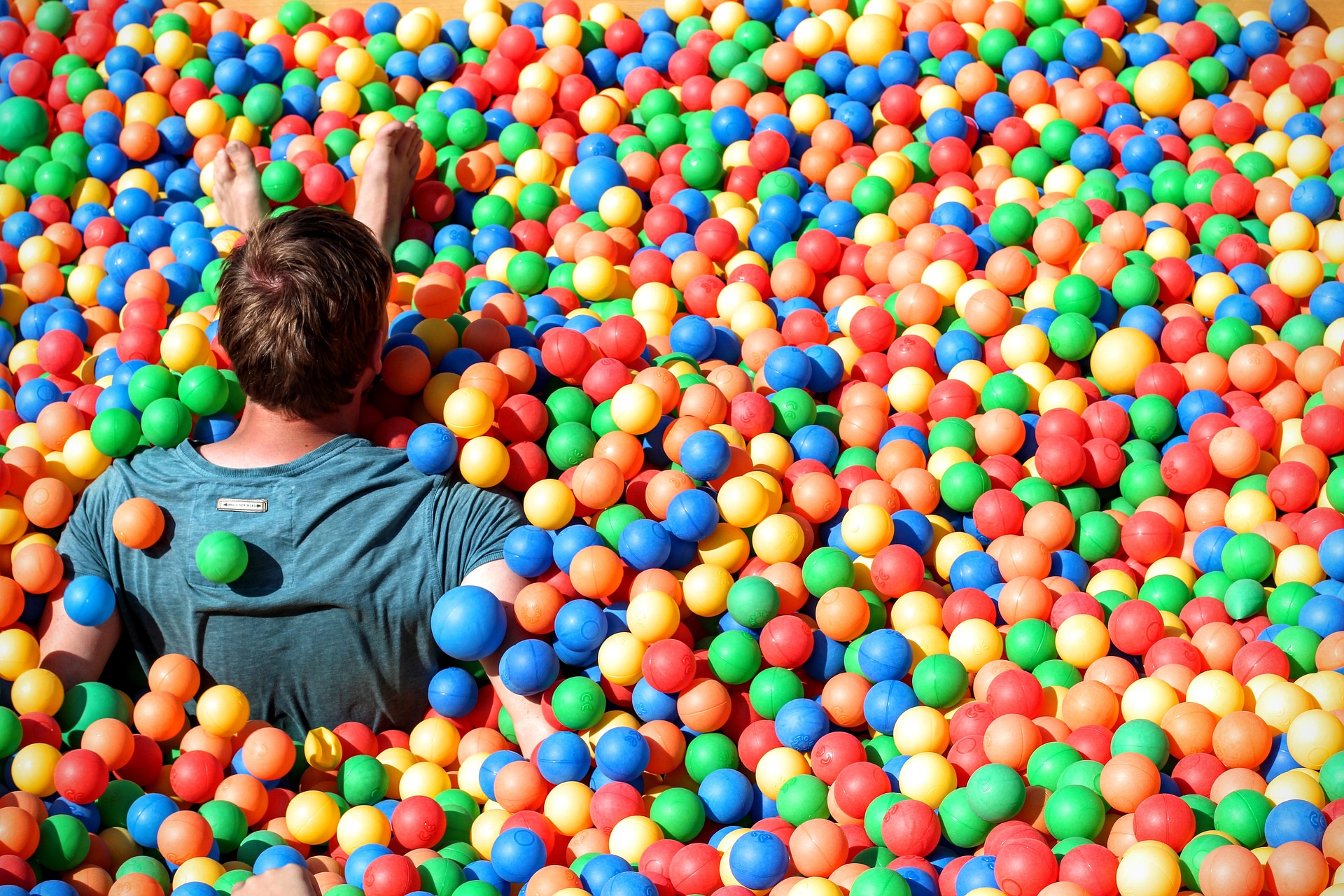 Shopping de Curitiba terá piscina de bolinhas gigante (para adultos também)