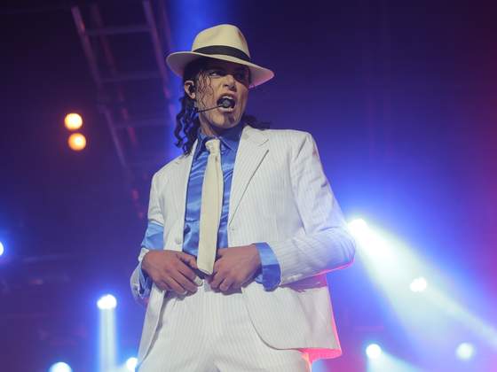 Um dos maiores covers de Michael Jackson vem a Curitiba em maio