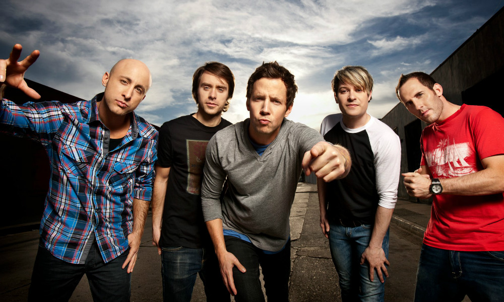 Simple Plan promete show lendário em Curitiba