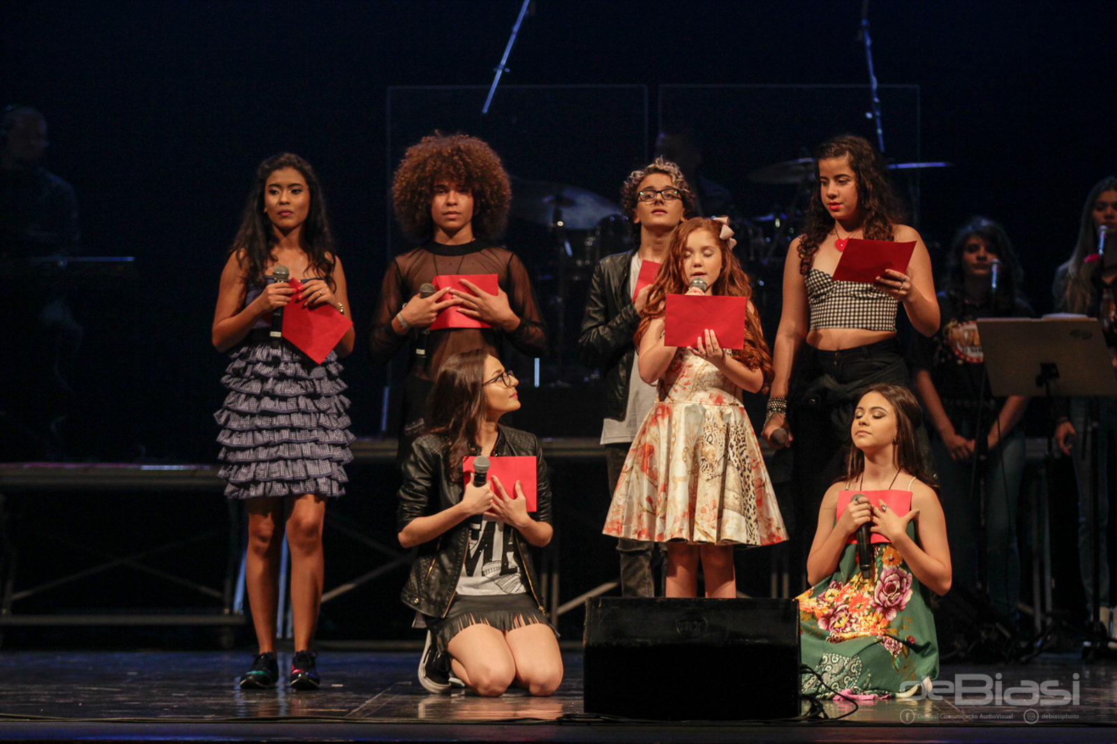 Cantores do “The Voice Kids” fazem show em Curitiba