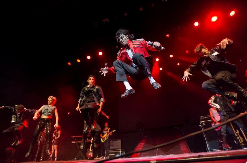 Michael Jackson (cover) faz show ao vivo neste fim de semana em Curitiba