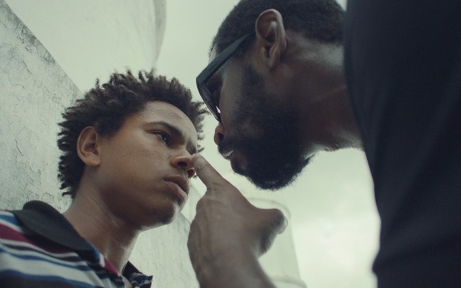 Heitor Dhalia busca fidelidade total ao adaptar para o cinema a premiada HQ 'Tungstênio'
