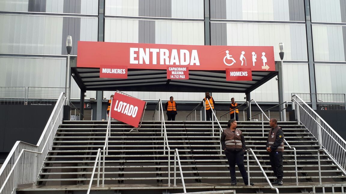 Ficou para fora da Arena? Veja o jogo do Brasil em bares da região