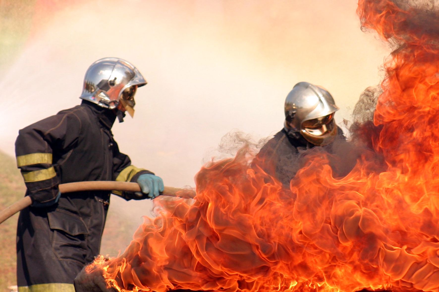 Exposição faz homenagem ao trabalho dos bombeiros