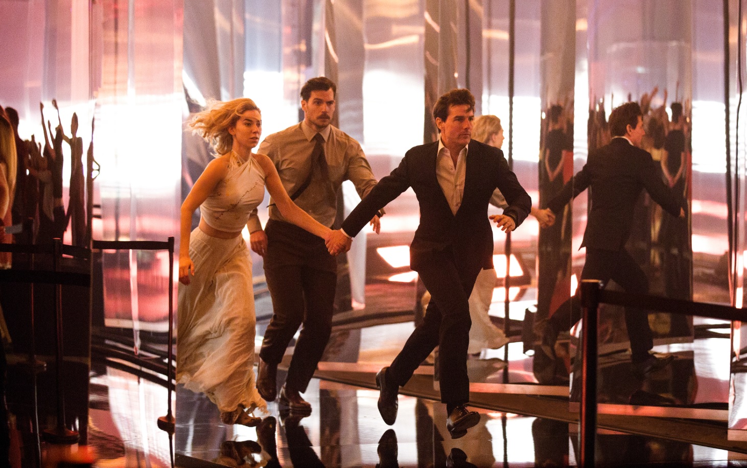 Tom Cruise corre riscos estapafúrdios e sem graça no novo ‘Missão: Impossível’