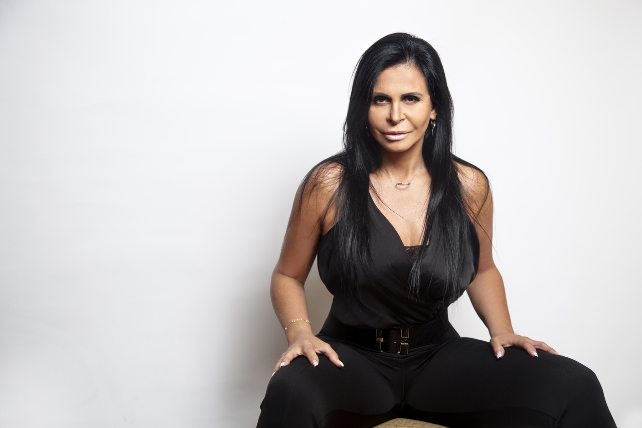 “Eu sou a Rainha dos memes, gifs e da internet”, diz Gretchen que faz show em Curitiba