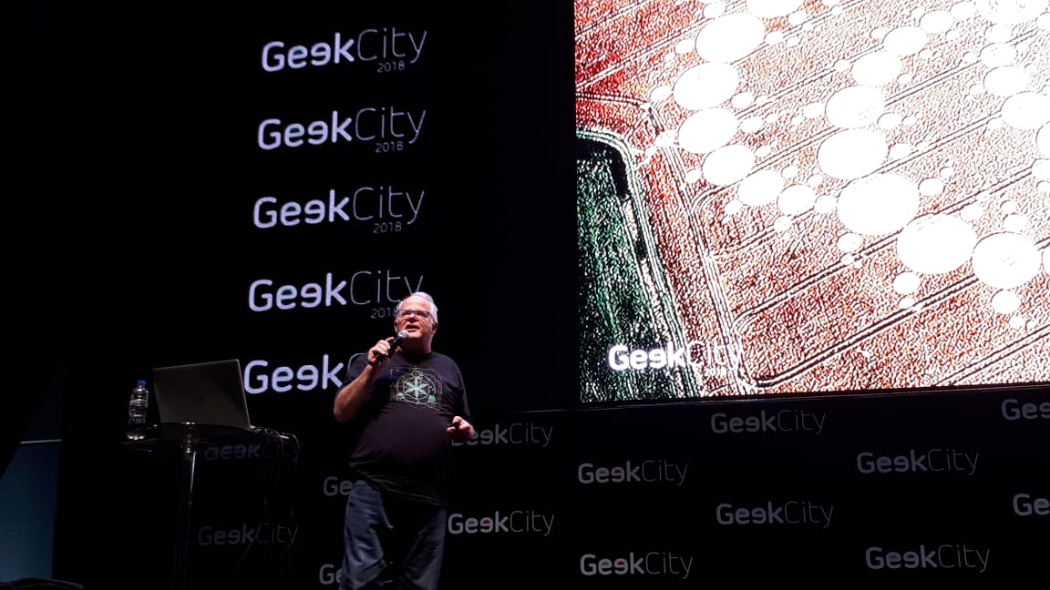 Os extraterrestres estão se comunicando com os paranaenses, garante especialista no Geek City 2018