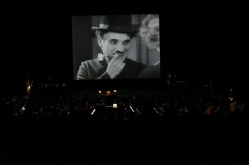 Filme de Chaplin tem sessão com Orquestra Sinfônica do Paraná por R$ 15 nesta quarta