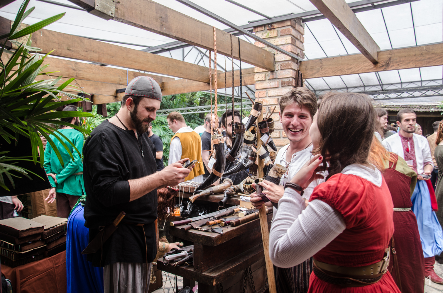 Curitiba terá Oktoberfest medieval com direito a batalha de espadas
