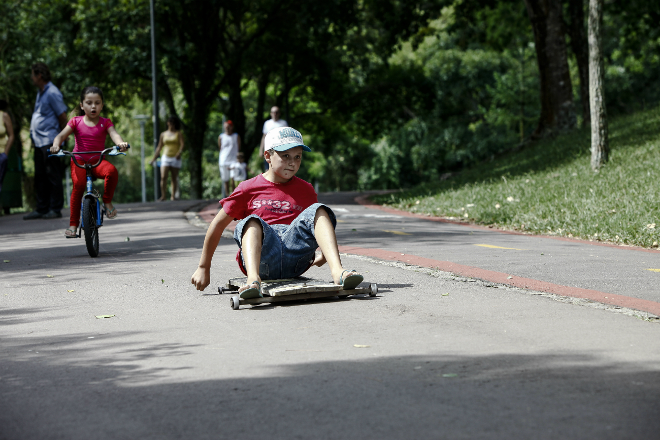 Praças e parques de Curitiba com diversão gratuita para as crianças