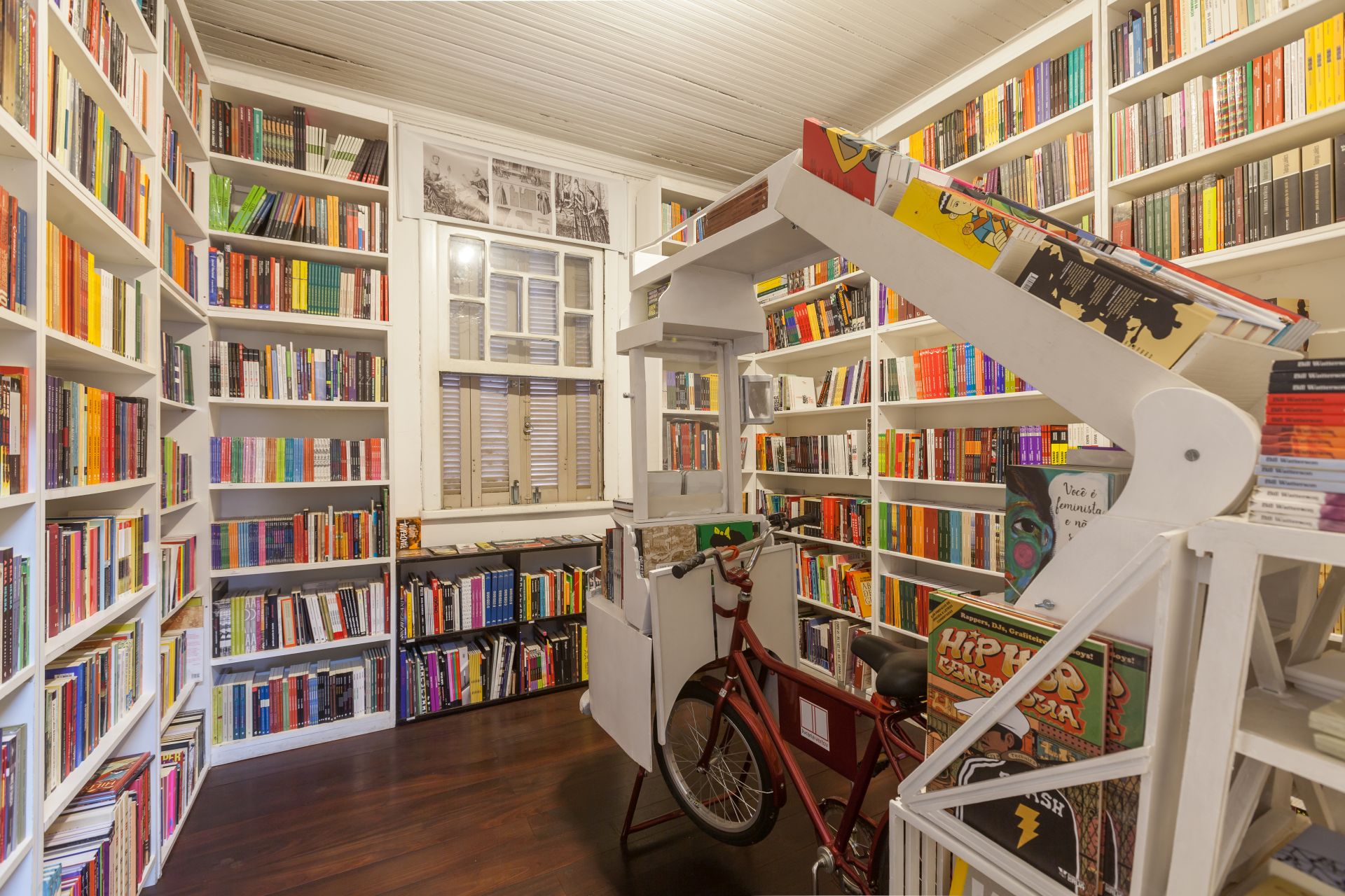 Vertov, a loja fundada em um antigo apartamento e que redescobre o conceito de livraria