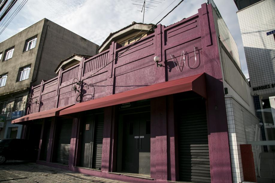 VU passa por reforma e agora tem duas pistas
