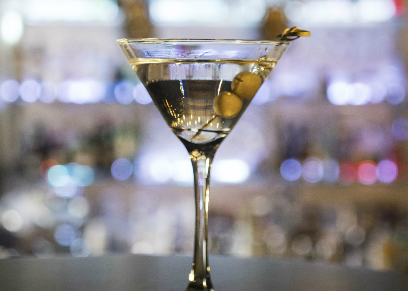 Bares para você tomar os melhores drinks de Curitiba