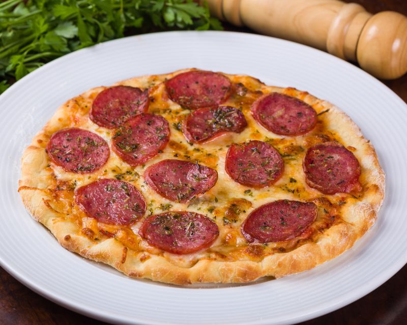 Pizzaria inaugura no Batel vendendo 500 pizzas a R$ 1