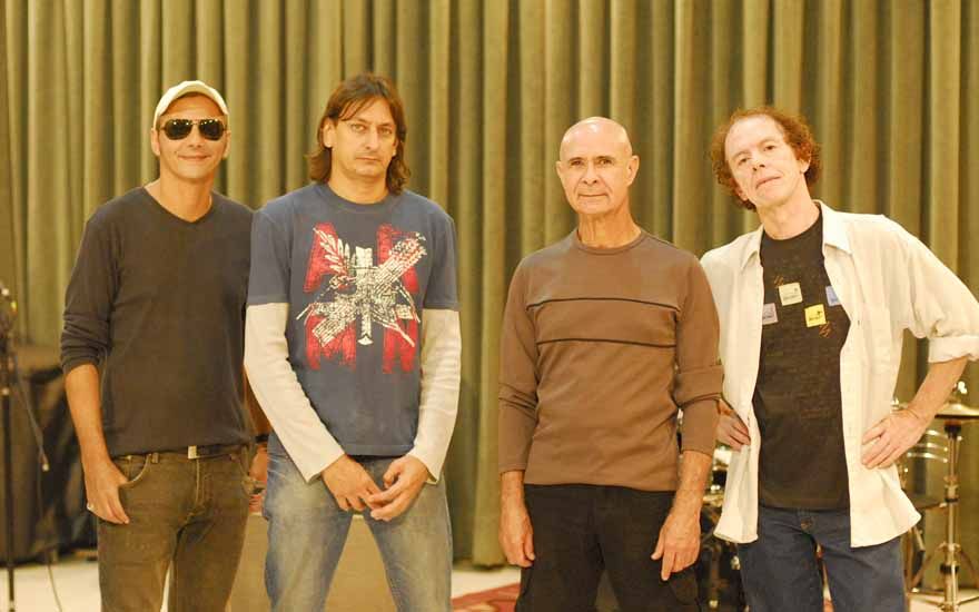 Banda 14 Bis faz show em Curitiba relembrando seus sucessos