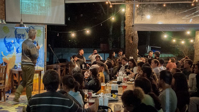 Bares de Curitiba viram palco para discutir ciência
