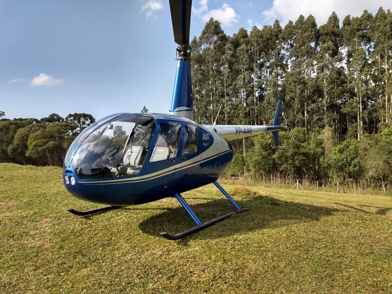 Dia das mães tem passeio de helicóptero no Caminho do Vinho