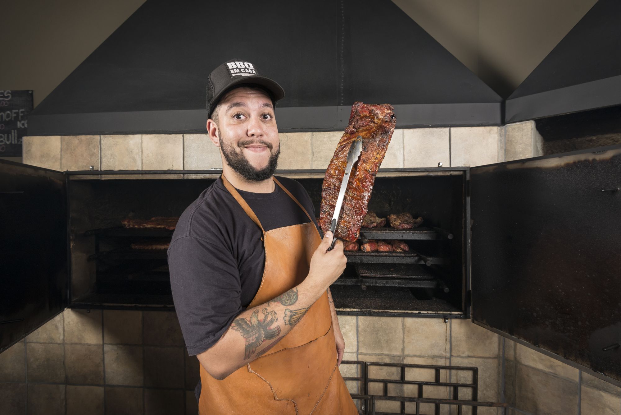 Youtuber André Dias reabre BBQ Em Casa em antigo endereço