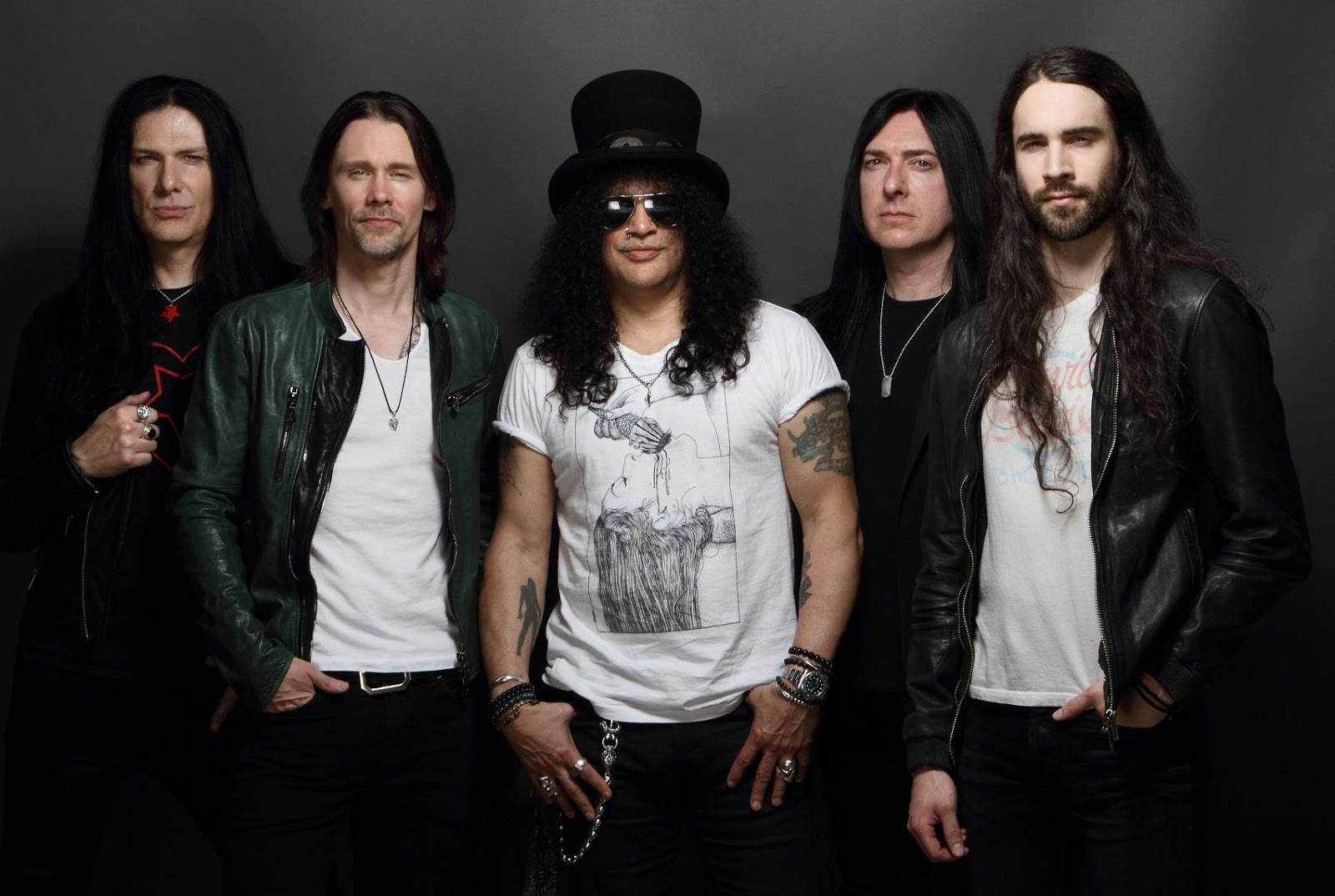 Slash volta a Curitiba com seu projeto solo nesta sexta