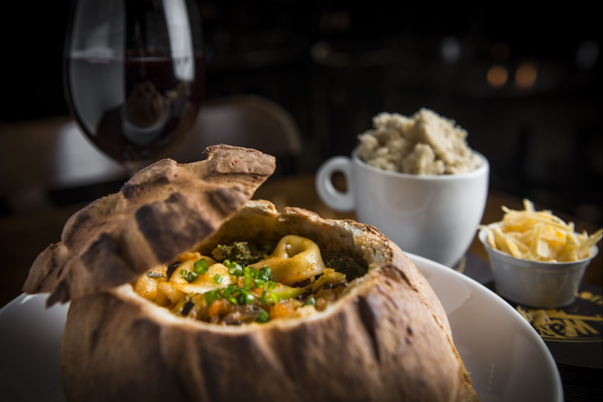 Vila gastronômica totalmente coberta é opção para o frio curitibano