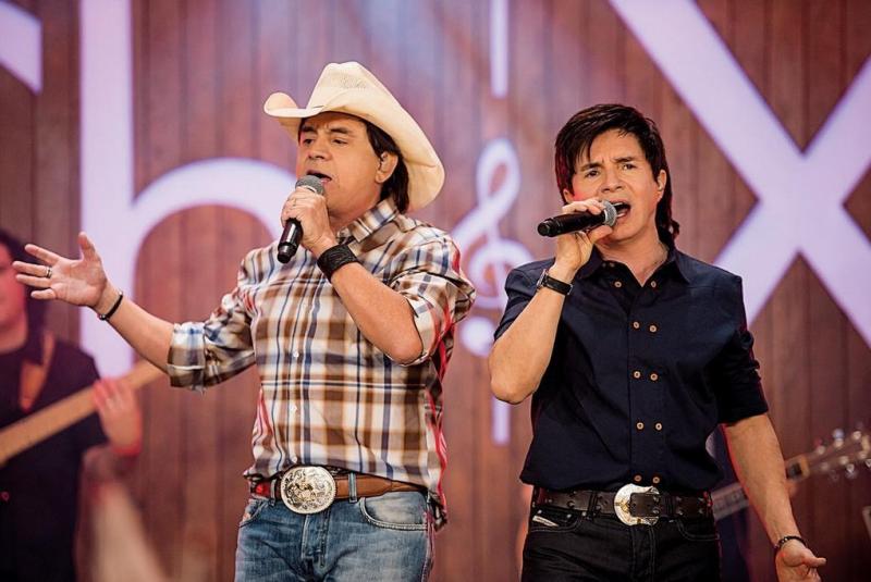 Você pode cantar Evidências com Chitãozinho & Xororó e desconto do Clube
