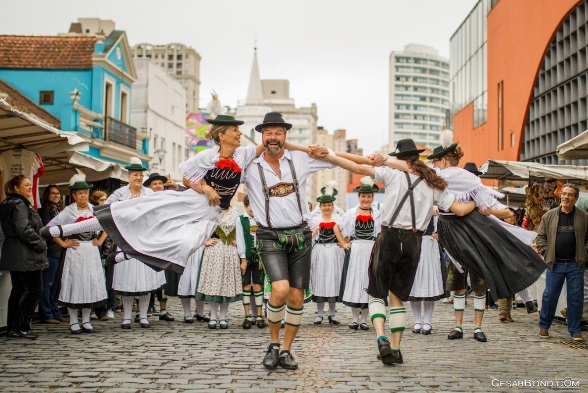Final de semana tem Oktoberfest em Curitiba (e com desconto do Clube!)