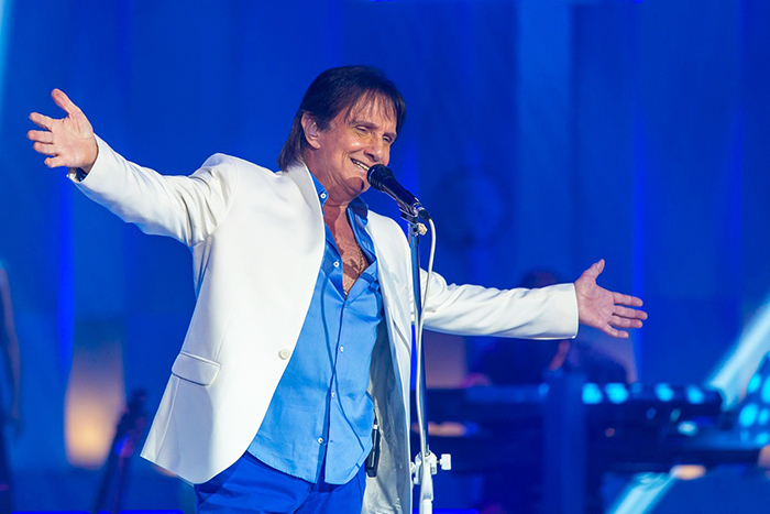Roberto Carlos anuncia show extra em Curitiba