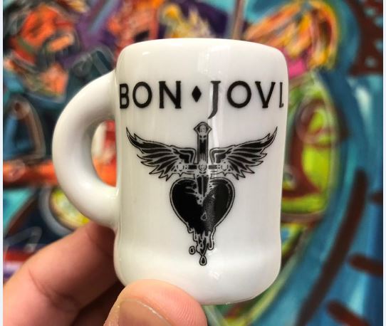 Fãs podem ganhar chopp e canequinha exclusiva do Bon Jovi no Hard Rock Cafe