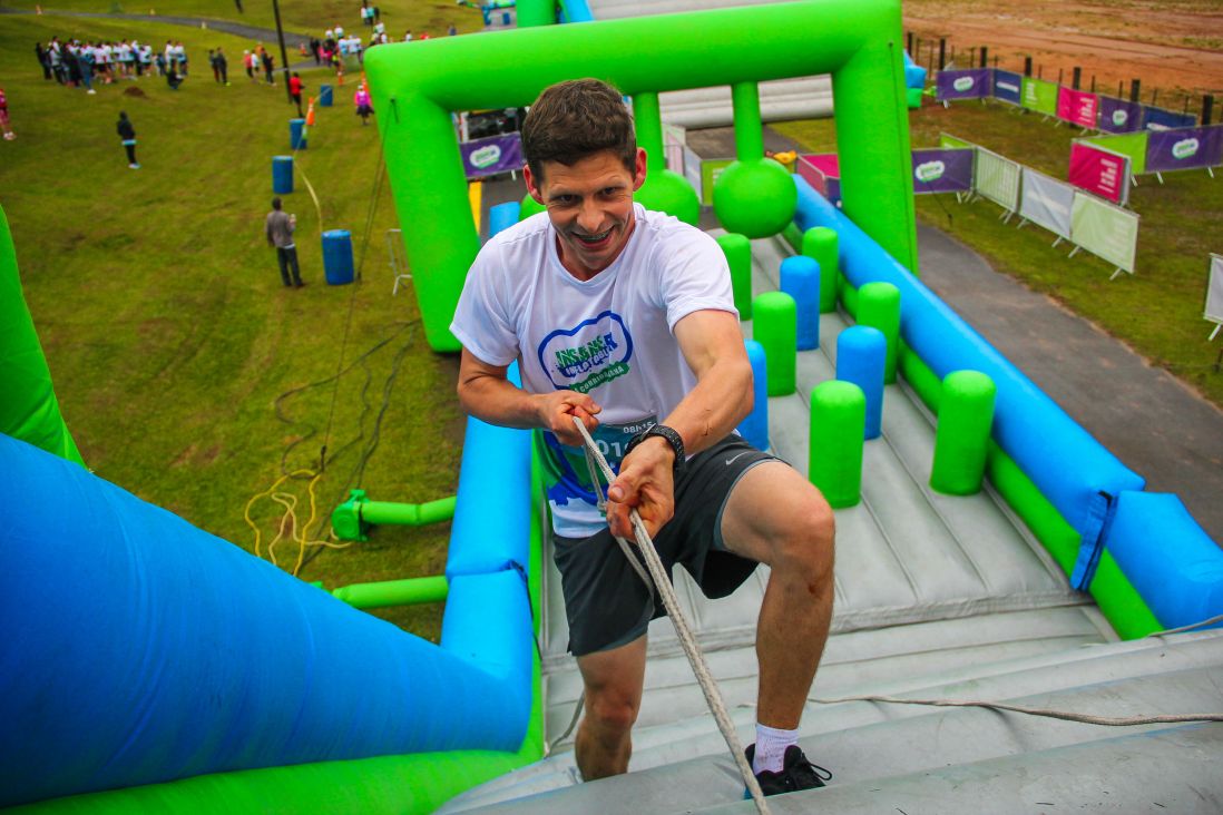 Conheça os diferentes obstáculos infláveis da Corrida Insana