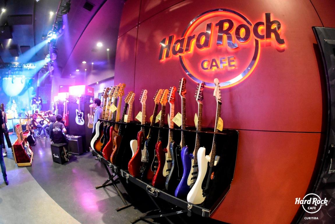 Você pode tocar a mesma guitarra do Jimmy Page em Curitiba