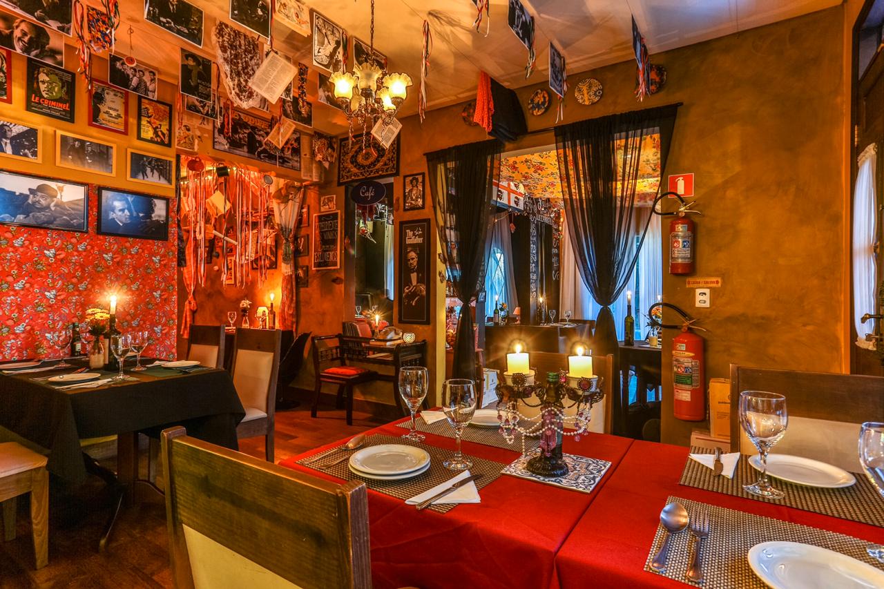 Conheça o restaurante italiano inspirado na máfia