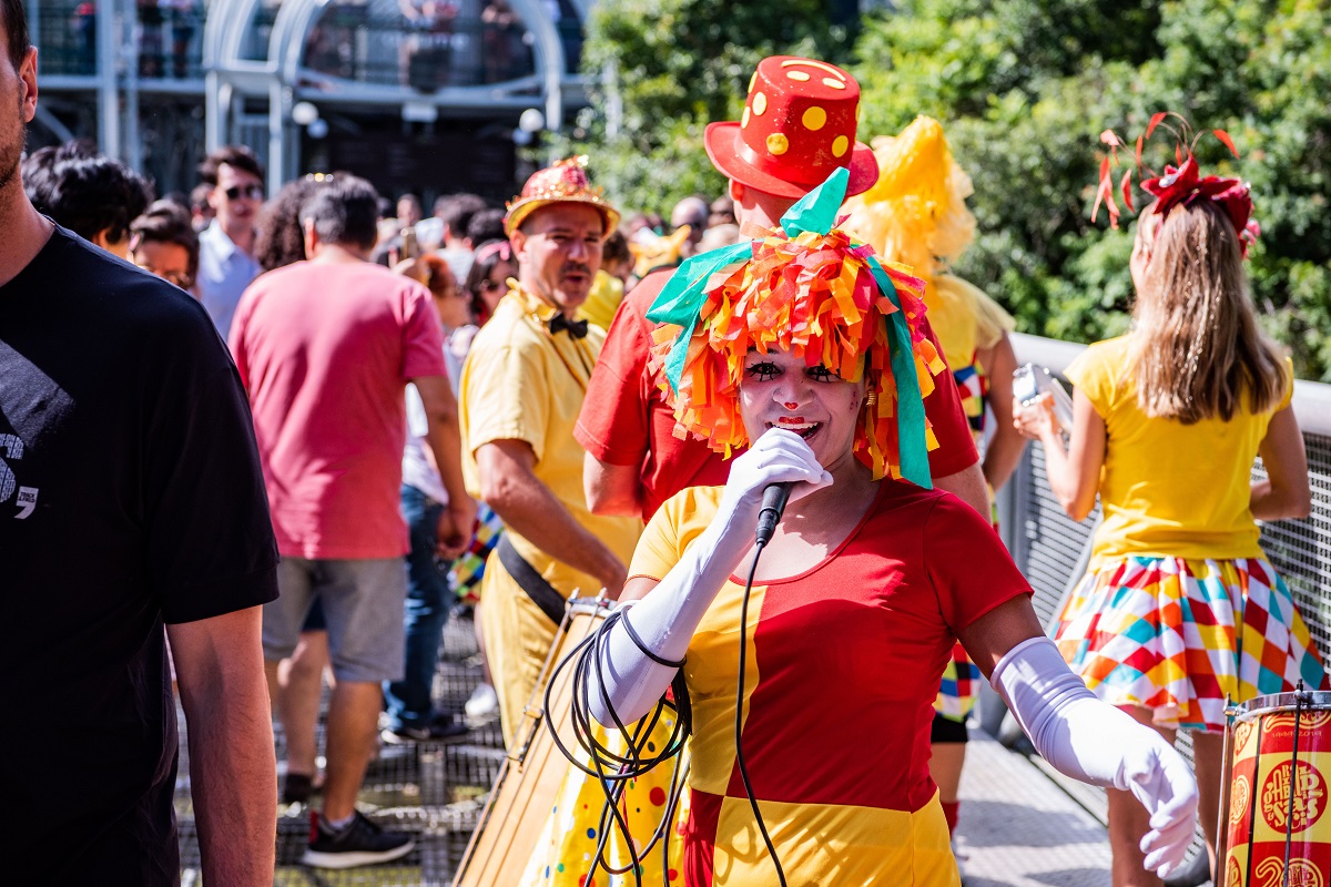 CarnaVale: Ópera de Arame tem música, bloquinhos e baile de máscaras no Carnaval