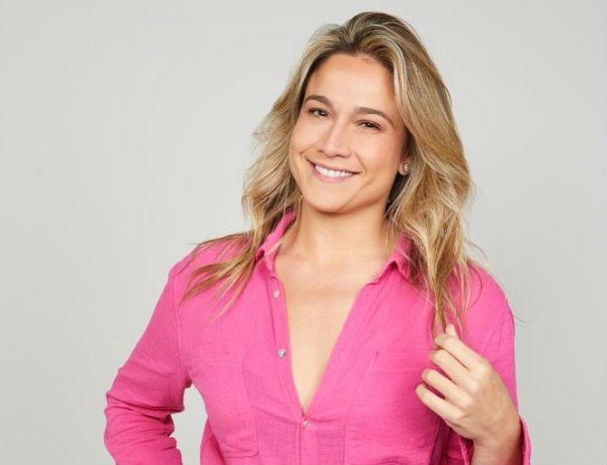 “Sem Cerimônia”: Fernanda Gentil conta suas histórias no teatro